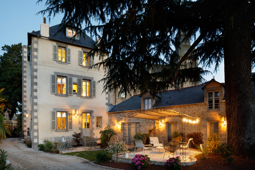 CLOS DU CEDRE - DINAN - MAISON D'HOTES